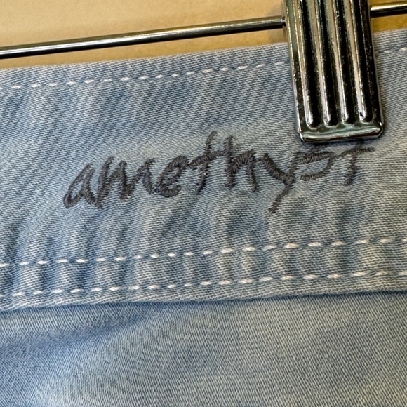 Amethyst Body Con Low Rise Light Wash Cropped Capri Soft Denim Skinny Jeans - Picture 9 of 13